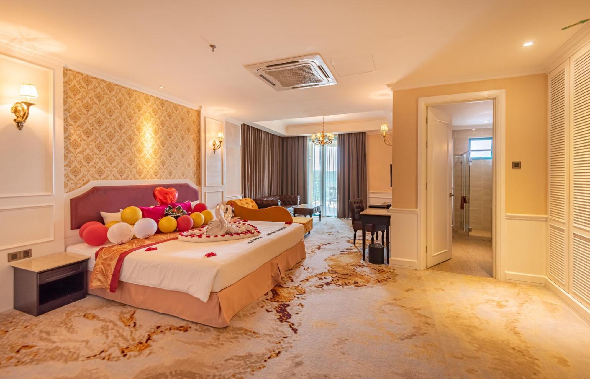 פורט דיקסון Tasik Villa International Resort מראה חיצוני תמונה Deluxe Suite