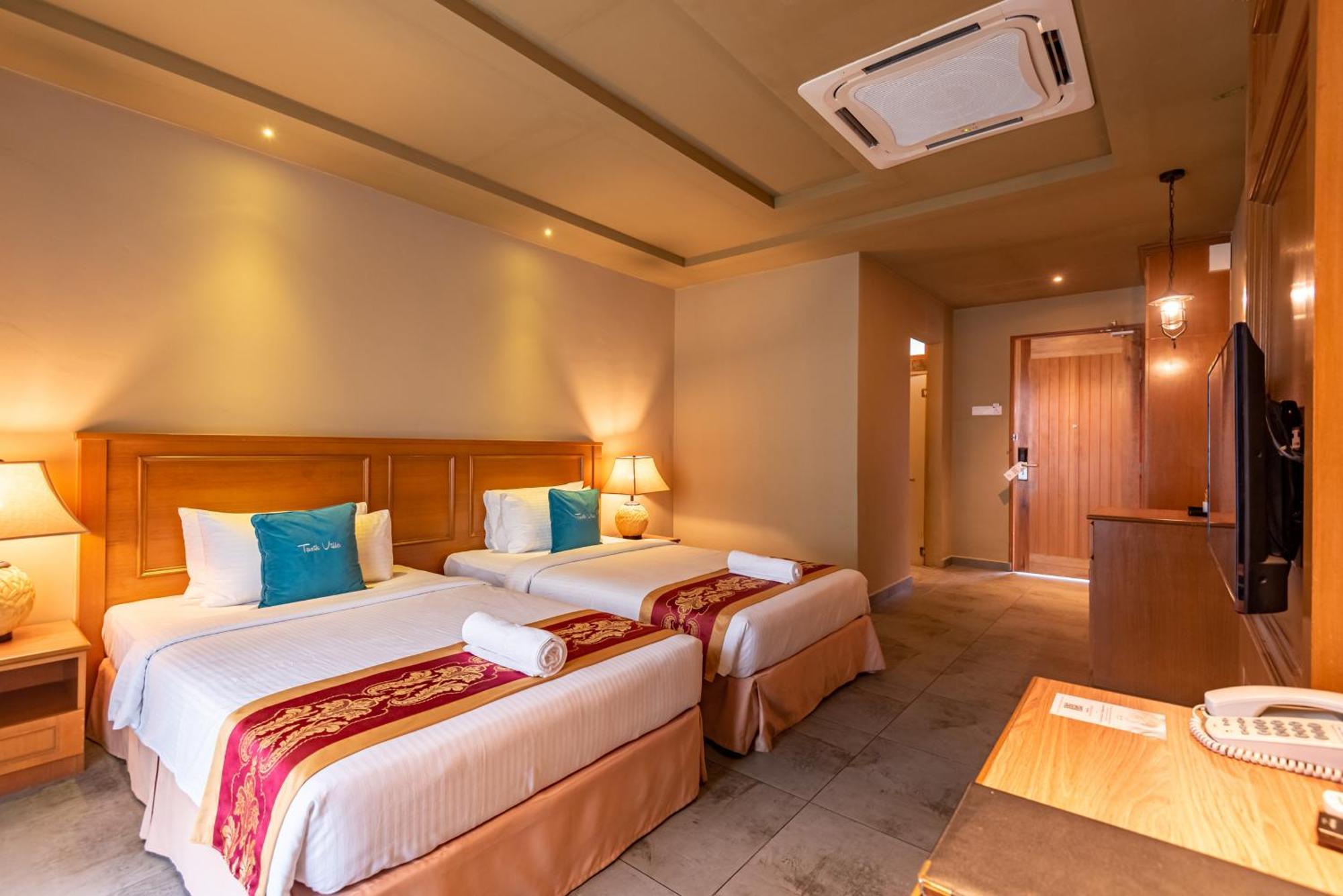 פורט דיקסון Tasik Villa International Resort מראה חיצוני תמונה Deluxe Room
